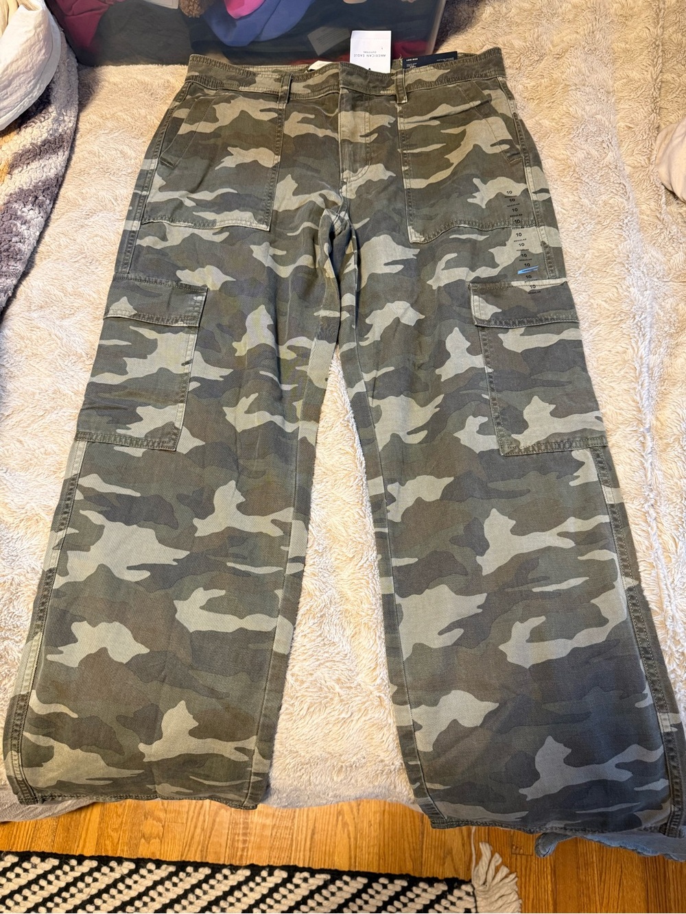 Women’s American eagle Camo Utility Cargo Pants - Olive Green